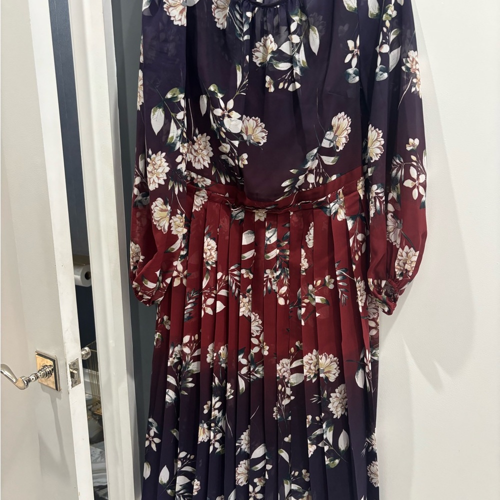 Donna Ricco Burgundy and Black Floral Long Sleeve Dress